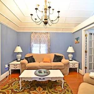 historic-apartment-in-the-heart-of-christiansted.comcaribbean.com/